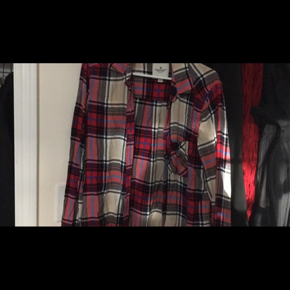 American Eagle Long sleeve plaid shirt